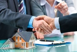 Как купить и продать недвижимость через агентство недвижимости?